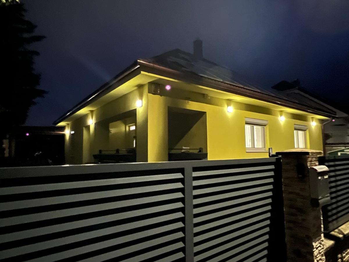 Star Street Home Mosonmagyaróvár 外观 照片