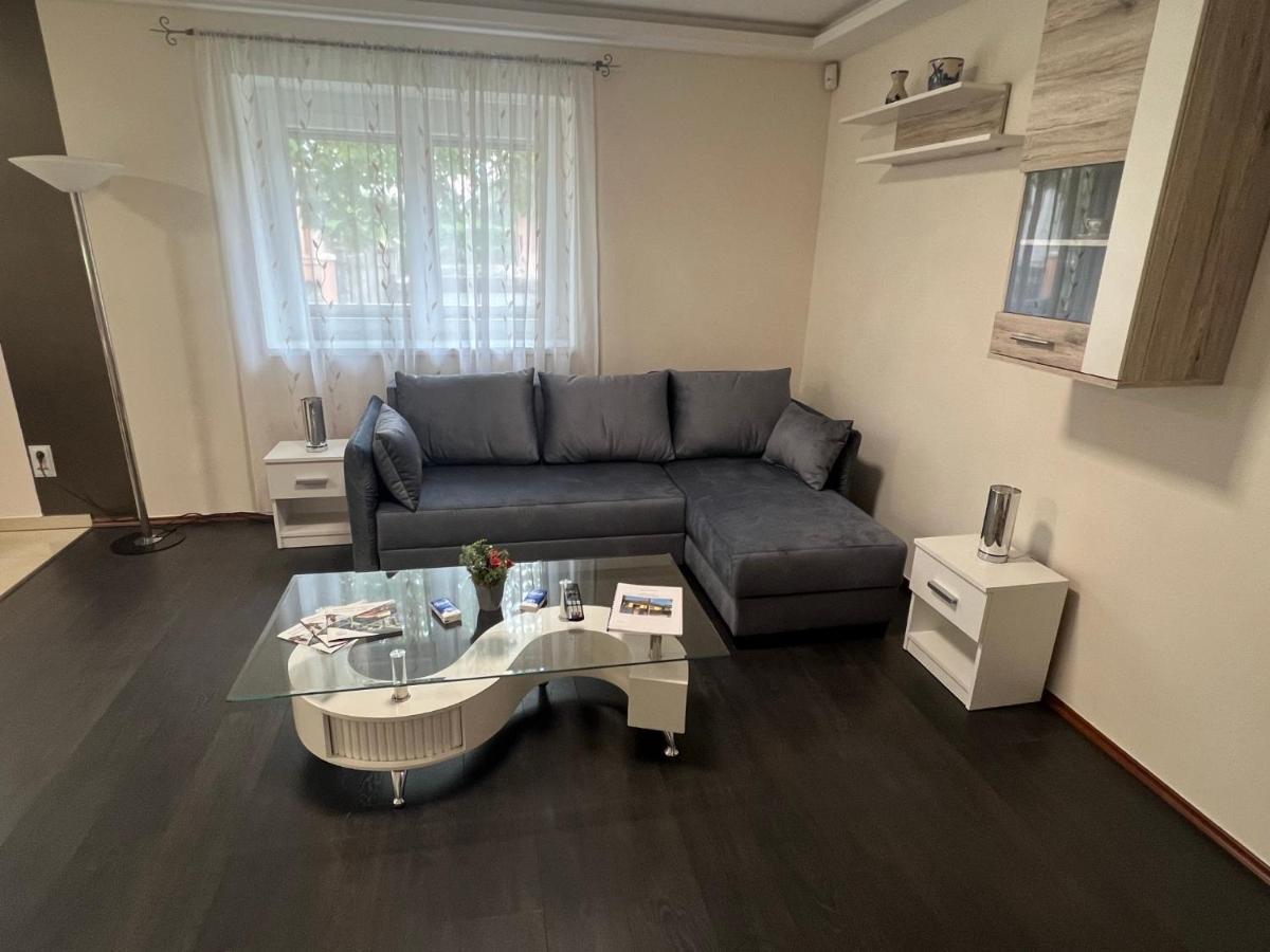 Star Street Home Mosonmagyaróvár 外观 照片
