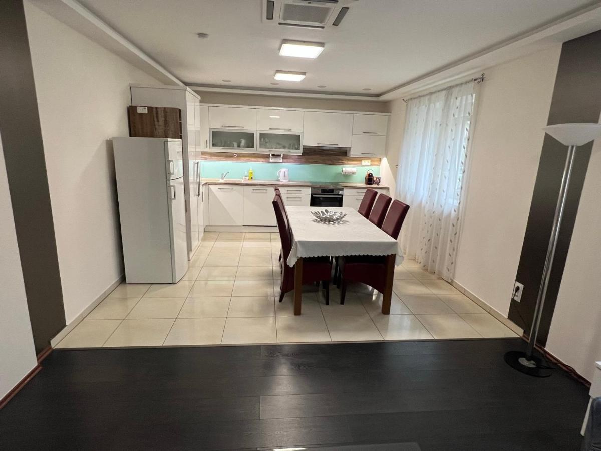 Star Street Home Mosonmagyaróvár 外观 照片